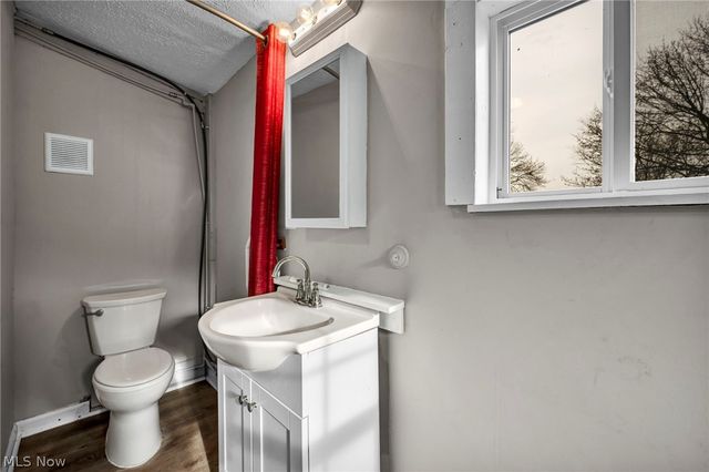 127 E 35th Street, Lorain, OH 44055