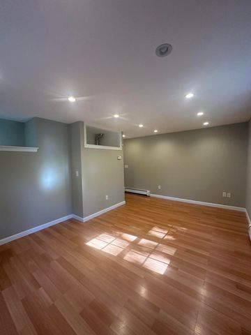 28 Hoover Road, West Yarmouth, MA 02673