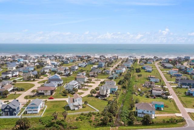 13944 Pirates Beach Boulevard, Galveston, TX 77554