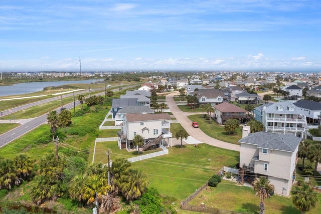 13944 Pirates Beach Boulevard, Galveston, TX 77554