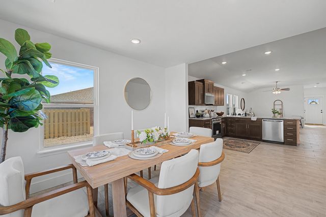 1415 E Riverton Road, Nixa, MO 65714