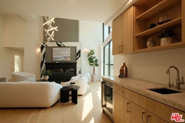 2256 Nichols Canyon Road, Los Angeles, CA 90046