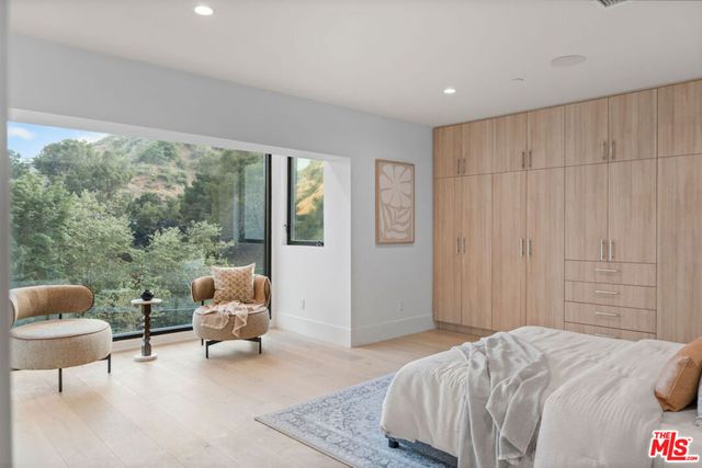 2256 Nichols Canyon Road, Los Angeles, CA 90046