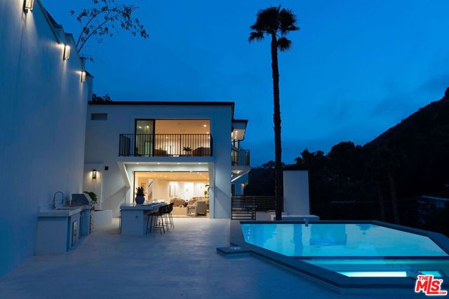 2256 Nichols Canyon Road, Los Angeles, CA 90046