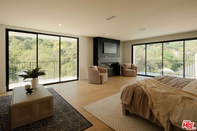 2256 Nichols Canyon Road, Los Angeles, CA 90046