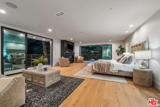 2256 Nichols Canyon Road, Los Angeles, CA 90046