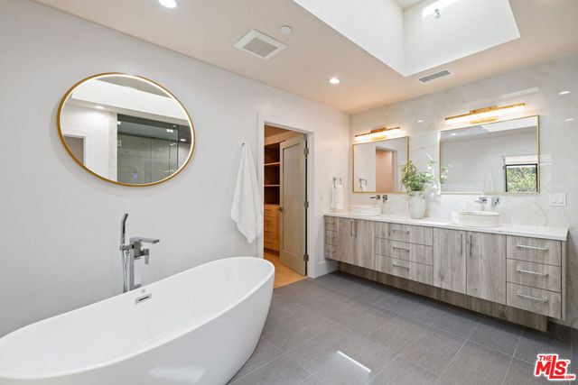 2256 Nichols Canyon Road, Los Angeles, CA 90046