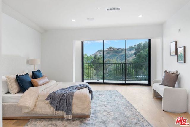 2256 Nichols Canyon Road, Los Angeles, CA 90046