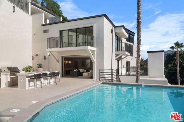 2256 Nichols Canyon Road, Los Angeles, CA 90046