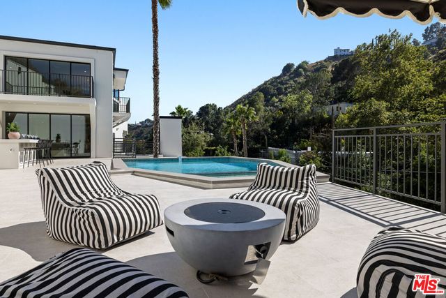 2256 Nichols Canyon Road, Los Angeles, CA 90046