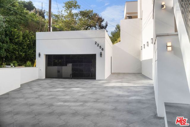 2256 Nichols Canyon Road, Los Angeles, CA 90046