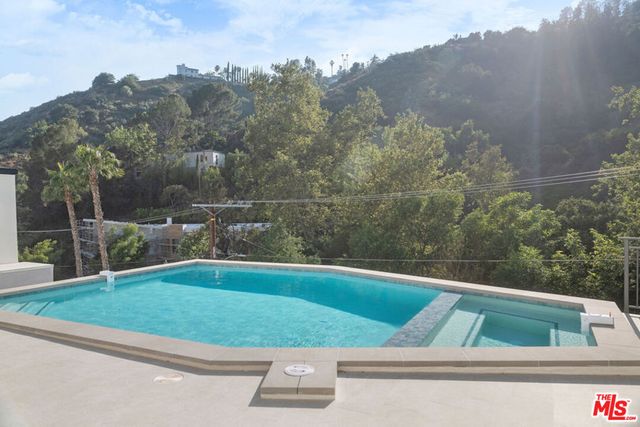 2256 Nichols Canyon Road, Los Angeles, CA 90046