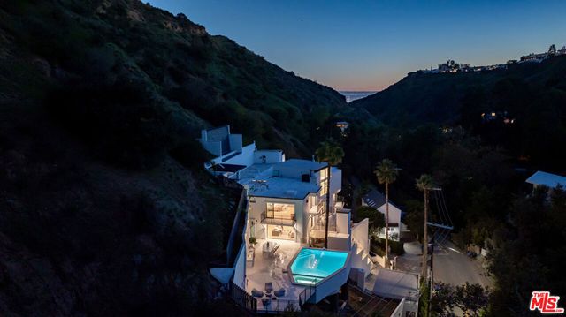 2256 Nichols Canyon Road, Los Angeles, CA 90046