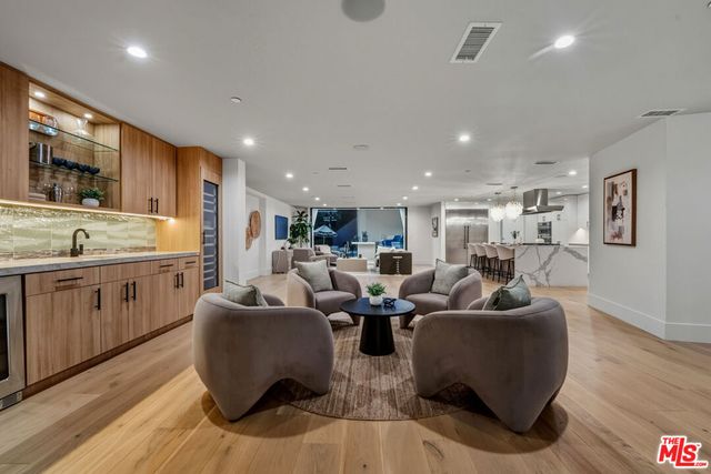 2256 Nichols Canyon Road, Los Angeles, CA 90046