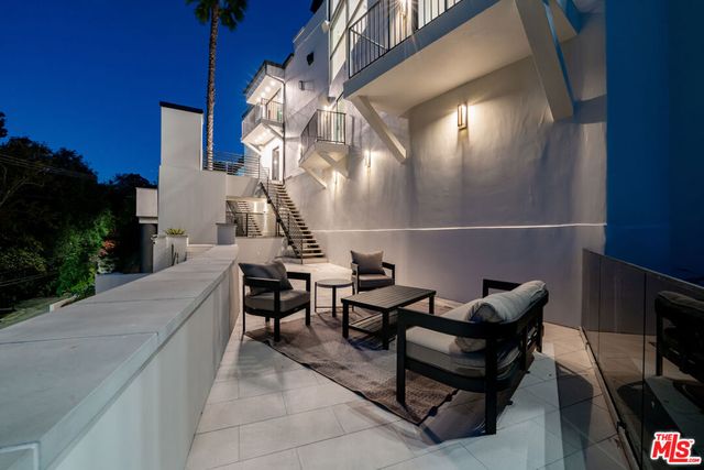 2256 Nichols Canyon Road, Los Angeles, CA 90046