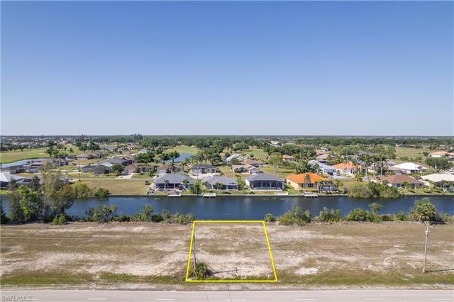 2825 Diplomat PKWY W, Cape Coral, FL 33993