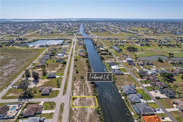 2825 Diplomat PKWY W, Cape Coral, FL 33993