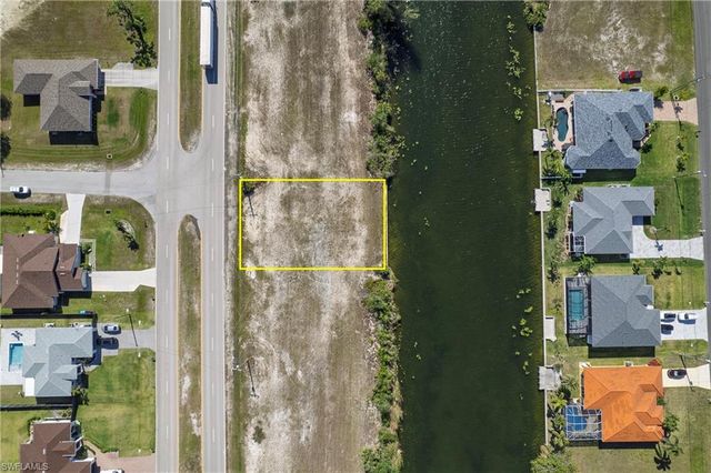 2825 Diplomat PKWY W, Cape Coral, FL 33993