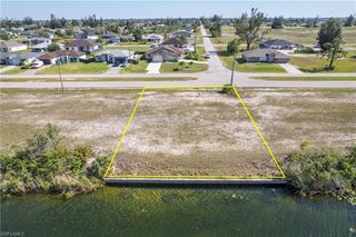 2825 Diplomat PKWY W, Cape Coral, FL 33993
