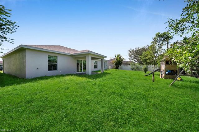 1820 NE 7th PL, Cape Coral, FL 33909
