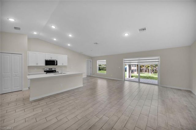 1820 NE 7th PL, Cape Coral, FL 33909