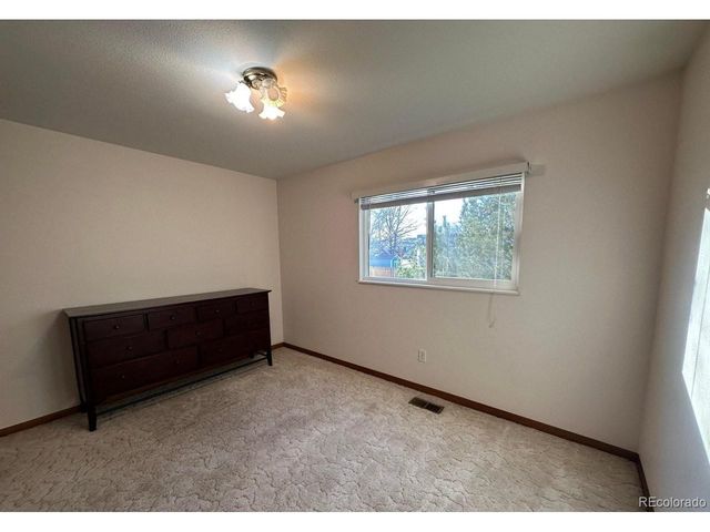 1555 S Gilpin Ave, Loveland, CO 80537