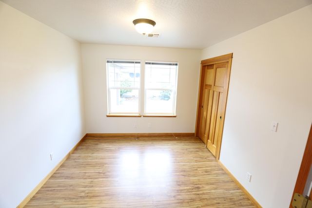 903 Schaefers Lane, Grants Pass, OR 97526