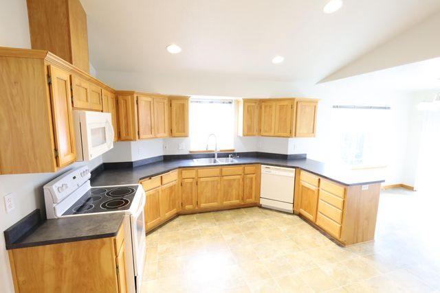 903 Schaefers Lane, Grants Pass, OR 97526