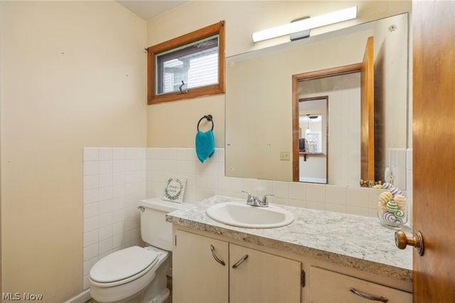 31 Medford Avenue, Akron, OH 44310