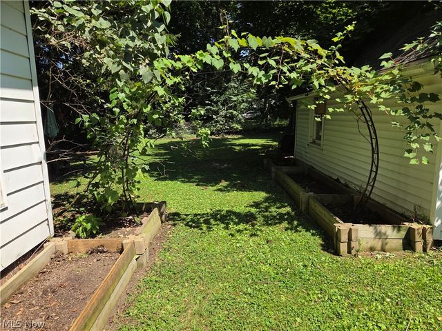 31 Medford Avenue, Akron, OH 44310