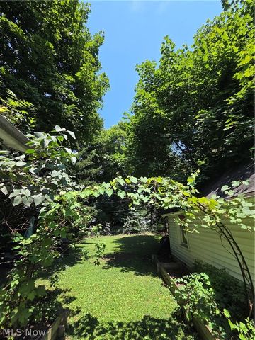 31 Medford Avenue, Akron, OH 44310