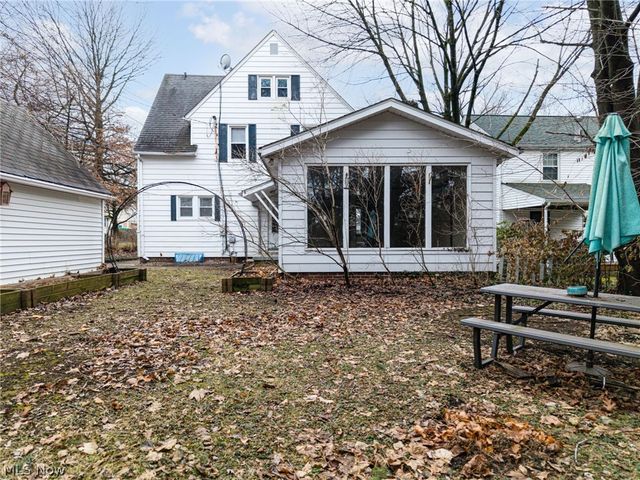 31 Medford Avenue, Akron, OH 44310