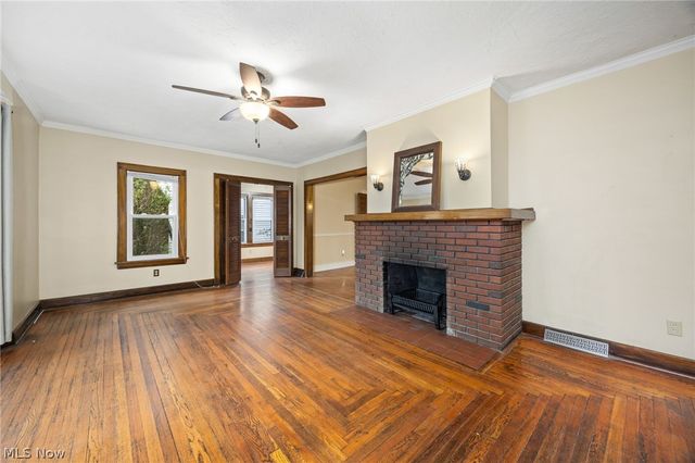 31 Medford Avenue, Akron, OH 44310