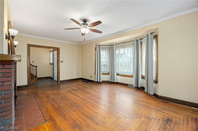 31 Medford Avenue, Akron, OH 44310