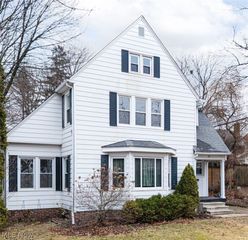 31 Medford Avenue, Akron, OH 44310