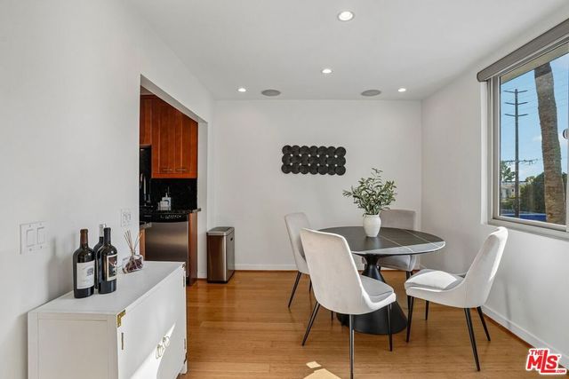 1124 N La Cienega Boulevard 301, West Hollywood, CA 90069