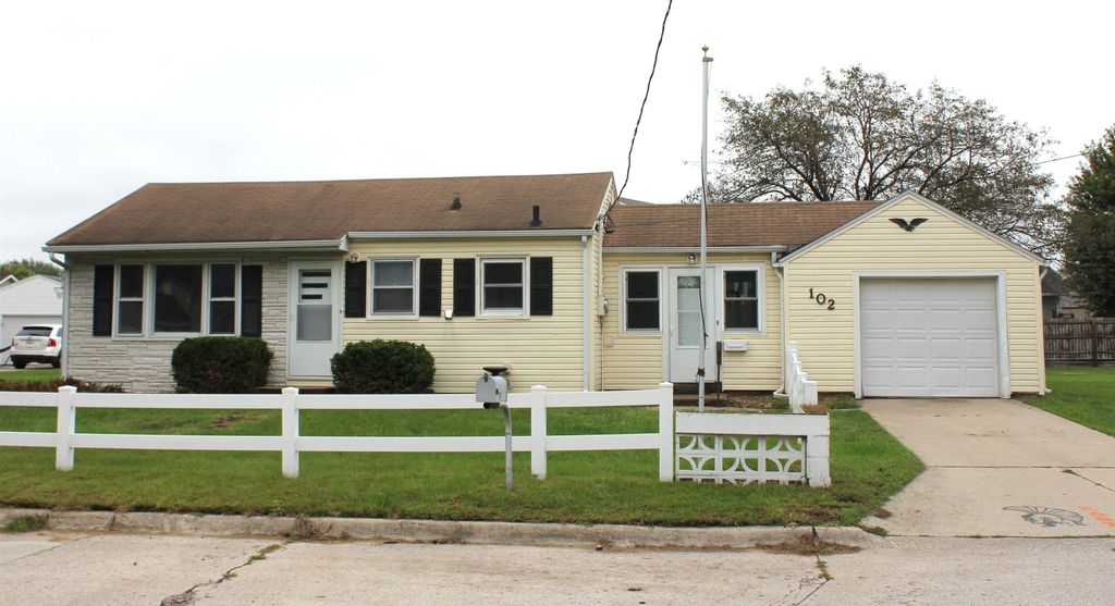 102 Mary Drive, Evansdale, IA 50707