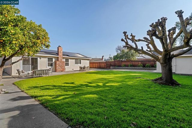 876 Santa Ana Dr, Pittsburg, CA 94565