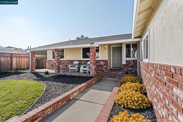 876 Santa Ana Dr, Pittsburg, CA 94565