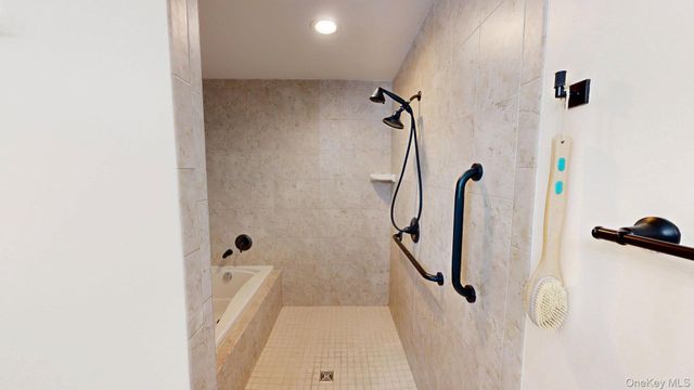 1109 Round Pointe Drive 1109, Haverstraw, NY 10927