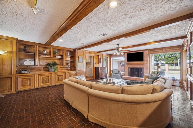 3014 Hampton Drive, Missouri City, TX 77459