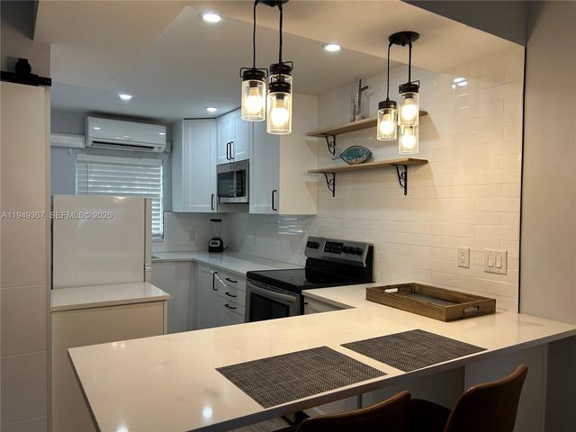 2508 Bay Drive 12, Pompano Beach, FL 33062