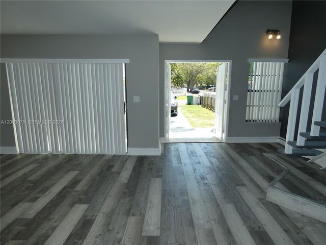 14212 NE 4th Ave, Miami, FL 33161