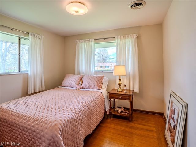10073 Delsy Drive, North Royalton, OH 44133