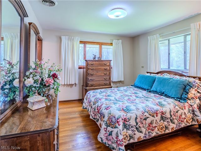 10073 Delsy Drive, North Royalton, OH 44133