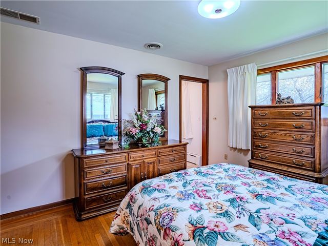 10073 Delsy Drive, North Royalton, OH 44133