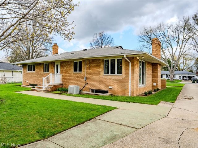 10073 Delsy Drive, North Royalton, OH 44133