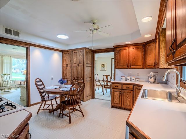 10073 Delsy Drive, North Royalton, OH 44133