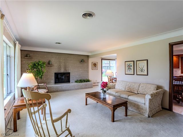 10073 Delsy Drive, North Royalton, OH 44133