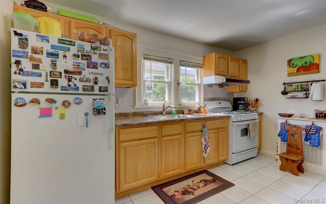 54 McKinley Avenue, Albertson, NY 11507